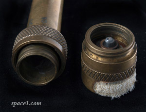 Evans_flashlight_open
