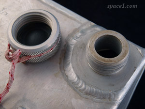 Apollo_survival_kit_water4_300