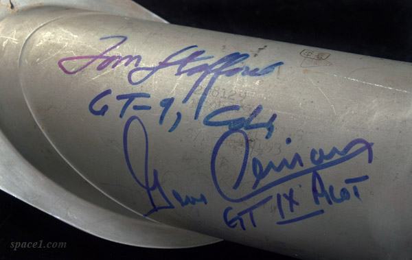 Gemini_RCS_thruster_autographs_600